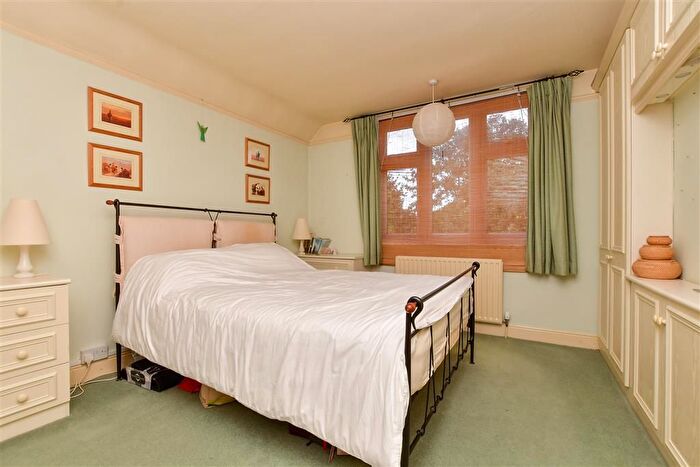 3 Bedroom Detached House For Sale In Highlands Avenue, Leatherhead, Surrey, KT22