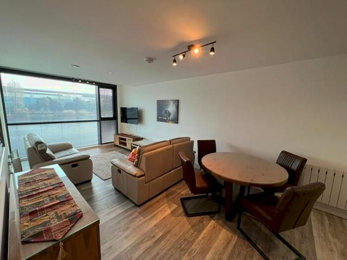 2 Bedroom Flat To Rent In Schooner Drive, Cardiff, CF10