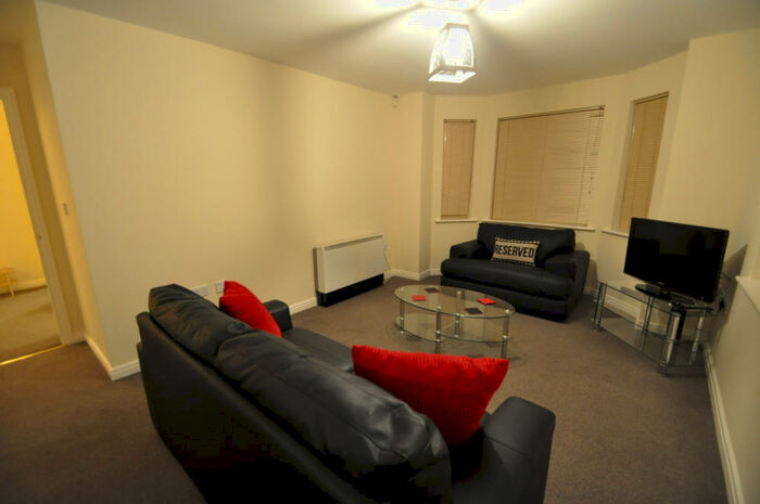 2 Bedroom Apartment To Rent In Chandlers Court, Hull, North Humberside, HU9