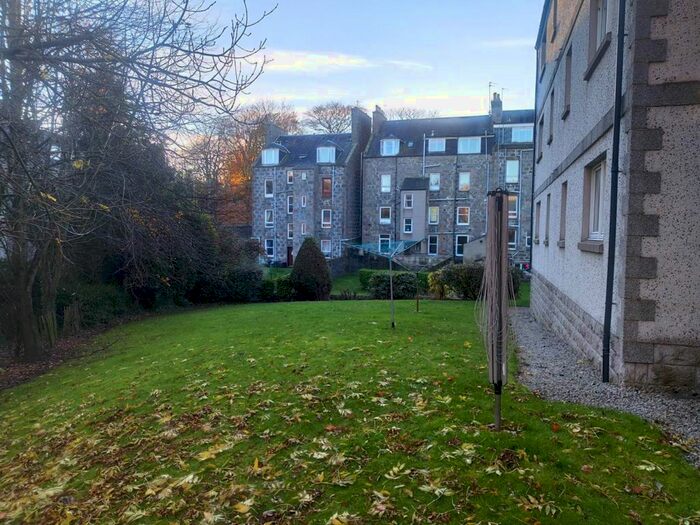 2 Bedroom Flat To Rent In Rosebank Gardens, Ferryhill, Aberdeen, AB11