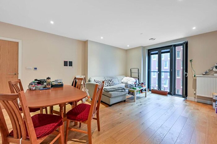 2 Bedroom Flat For Sale In Station Road, Lewisham, London, SE13