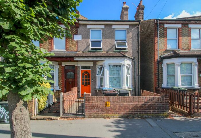 3 Bedroom End Of Terrace House To Rent In Davidson Road, Addiscombe, Croydon, CR0