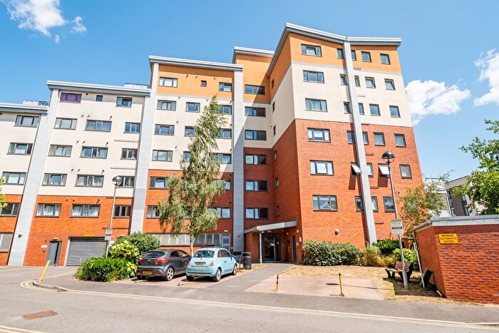 2 Bedroom Flat For Sale In Waterside House, Taunton, TA1