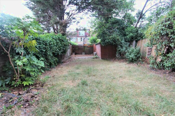 4 Bedroom Terraced House To Rent In Spencer Avenue, Palmers Green, N13