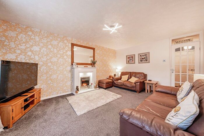 2 Bedroom Bungalow For Sale In Kinross Close, Fearnhead, Warrington, Cheshire, WA2