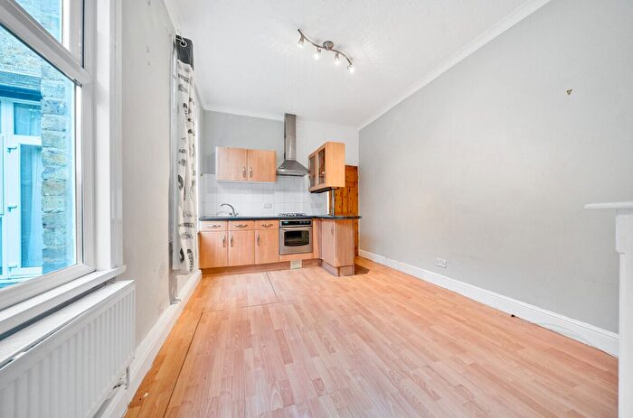 1 Bedroom Flat For Sale In Mitcham Park, Mitcham, CR4