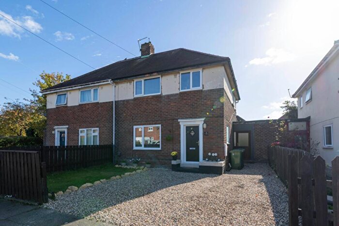 3 Bedroom Semi-Detached House For Sale In Cambridge Place, Birtley, DH3