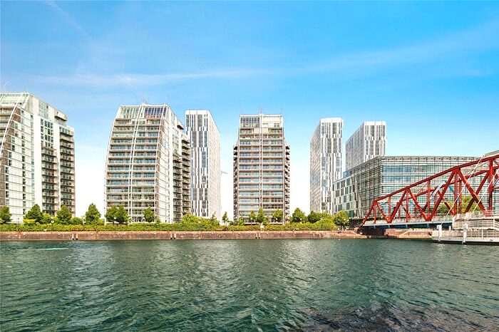 2 Bedroom Flat For Sale In The Quays, Salford, Lancashire, M50