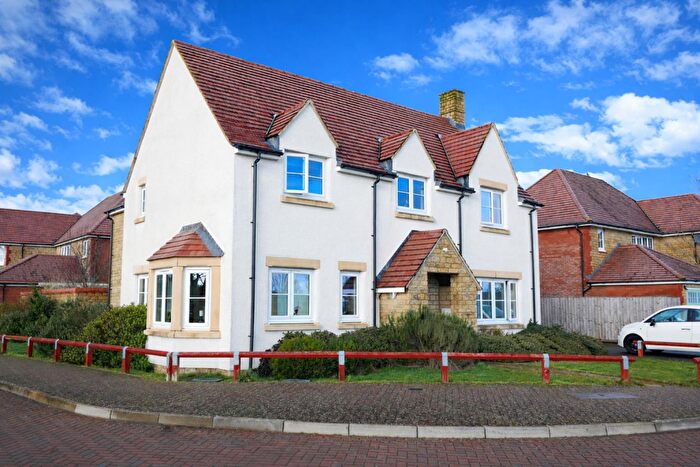 4 Bedroom Detached House For Sale In Morgans Road, Calne, SN11