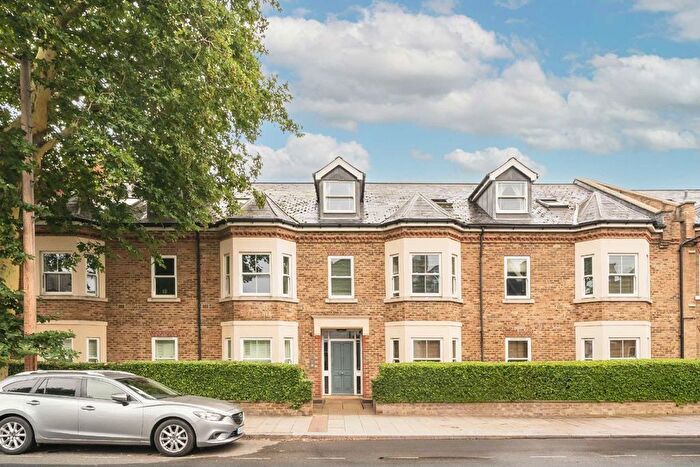 2 Bedroom Flat To Rent In Acton Lane, Chiswick, W4