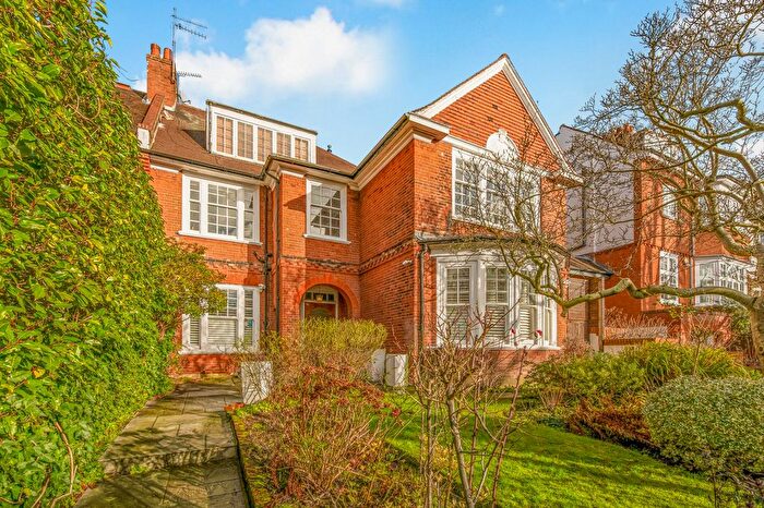2 Bedroom Flat For Sale In Ferncroft Avenue, Hampstead, NW3