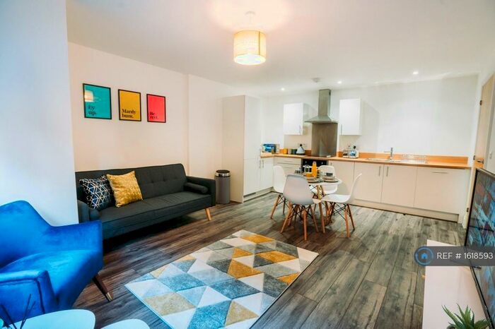 2 Bedroom Flat To Rent In Queens House, Sheffield, S1