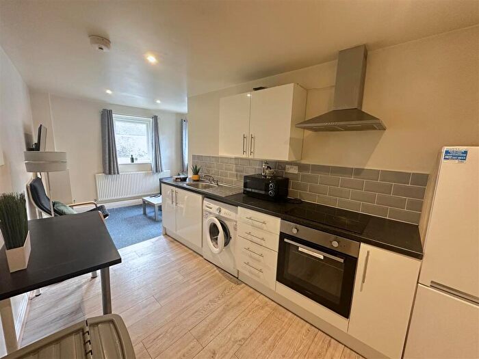 3 Bedroom Apartment To Rent In Flat, Stalker Lees Road, Ecclesall, S11
