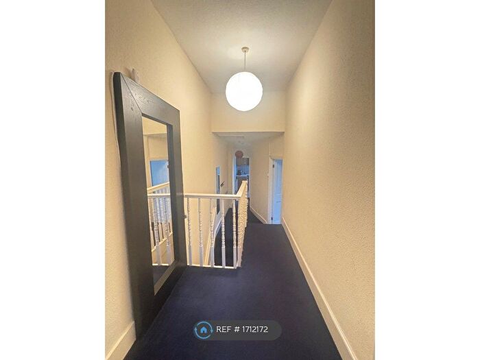 2 Bedroom Maisonette To Rent In Kingston Road, London, SW20