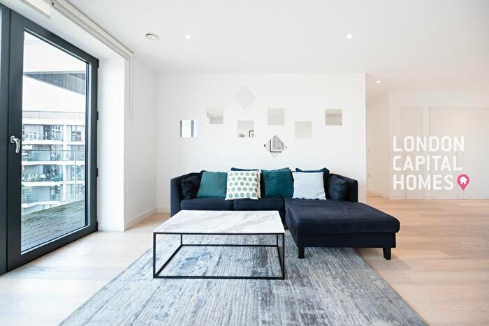 2 Bedroom Apartment To Rent In Fairwater House Bonnet Street London, E16