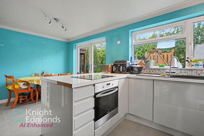 3 Bedroom End Of Terrace House For Sale In Alen Square, Staplehurst, TN12