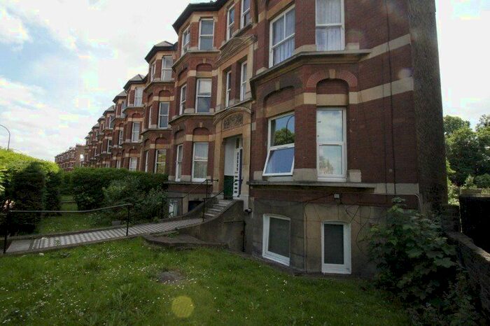 4 Bedroom Flat To Rent In New Cross Road, London, SE14