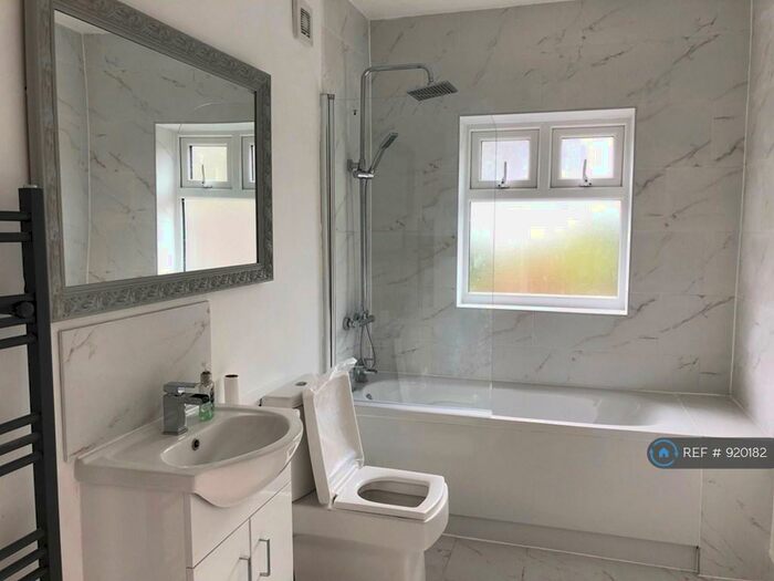 3 Bedroom End Of Terrace House To Rent In Jaffray Road, Bromley, BR2