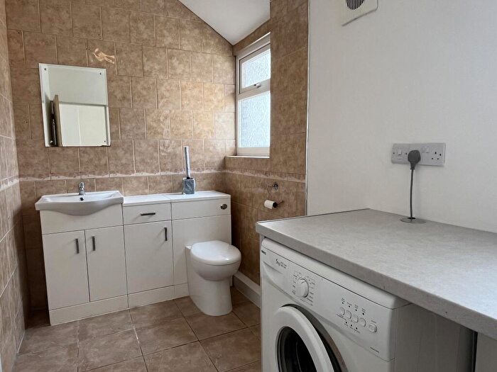 3 Bedroom House To Rent In West End Lane, Rossington, DN11