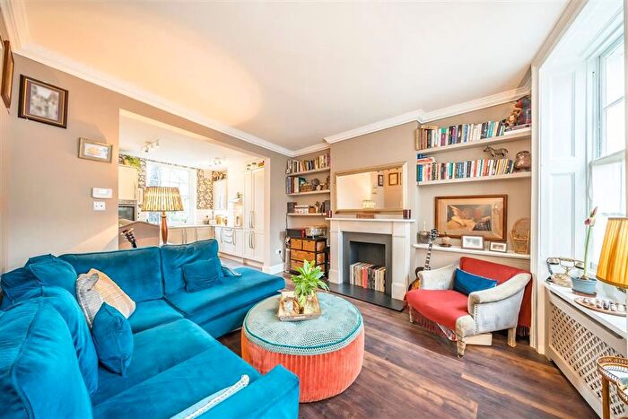 2 Bedroom Maisonette For Sale In South Lambeth Road, Stockwell, SW8