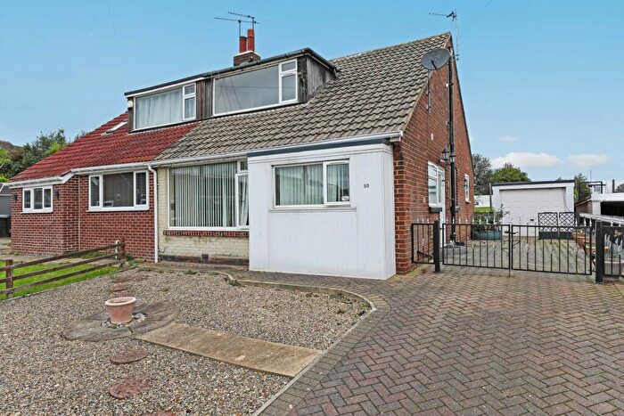 3 Bedroom Semi Detached House For Sale In Kingsdale Gardens, Drighlington, BD11