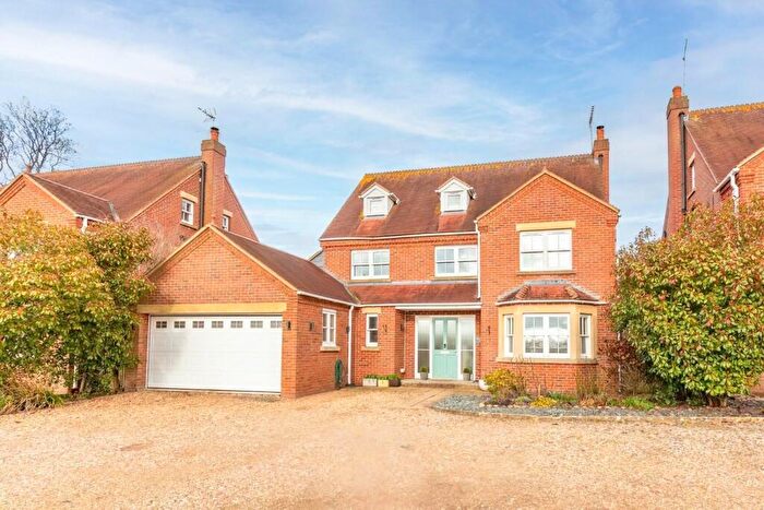 5 Bedroom Detached House For Sale In Eleanors Garden, Stewkley, Leighton Buzzard, LU7
