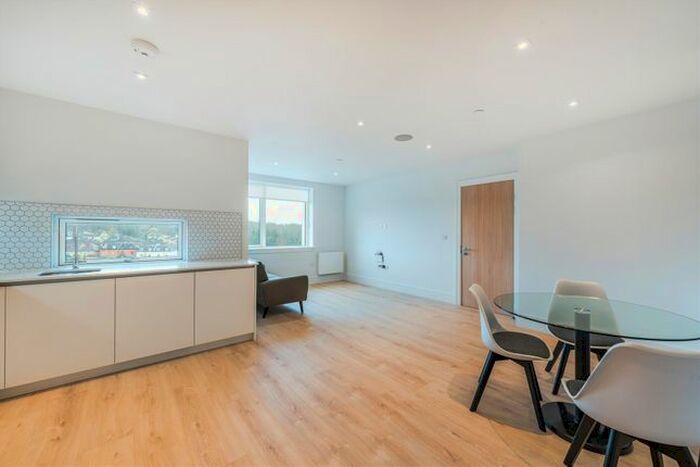 2 Bedroom Flat To Rent In Kings Road, Brentwood, CM14