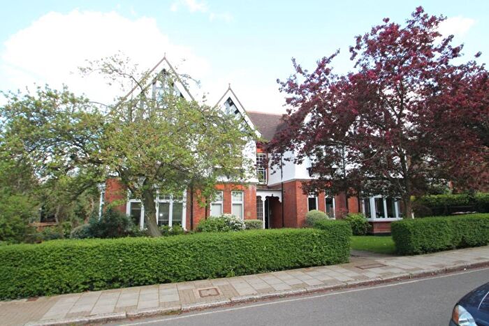 2 Bedroom Flat To Rent In Roxborough Park, Harrow On The Hill, HA1