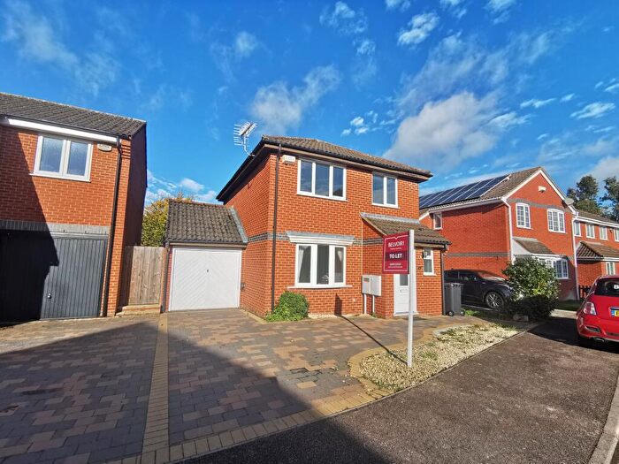 3 Bedroom Detached House To Rent In Hornbeam Close, Wellingborough, NN8