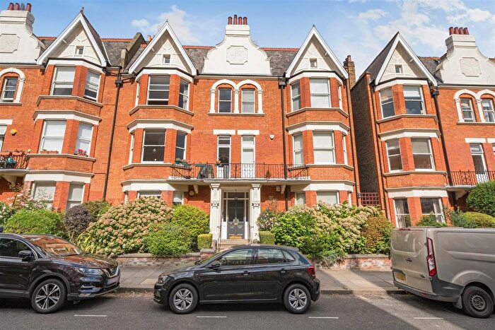 3 Bedroom Flat For Sale In Antrim Road, Belsize Park, NW3