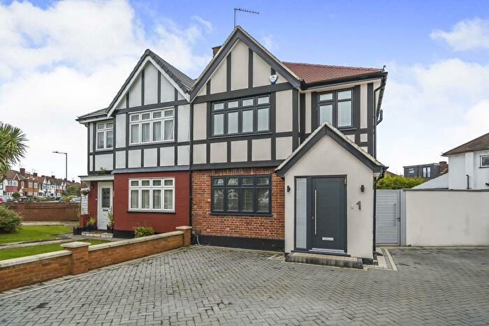 4 Bedroom Semi-Detached House To Rent In Harrow, Middlesex, HA3