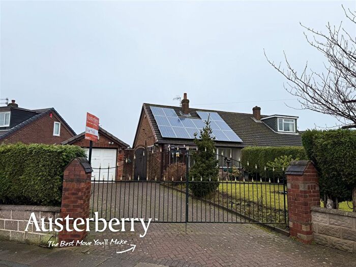 2 Bedroom Semi Detached Bungalow For Sale In Thirlmere Grove, Stoke-On-Trent, ST3