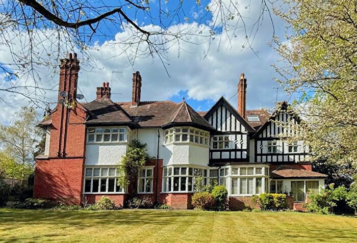 2 Bedroom Apartment To Rent In Woking, Surrey, GU22