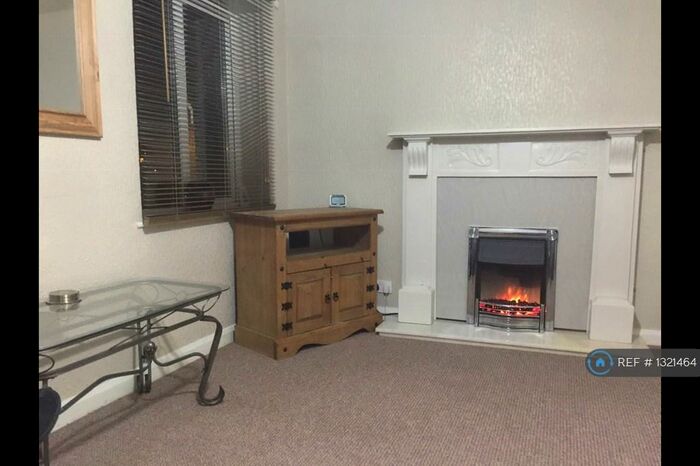 2 Bedroom Flat To Rent In Garforth, Leeds, LS25