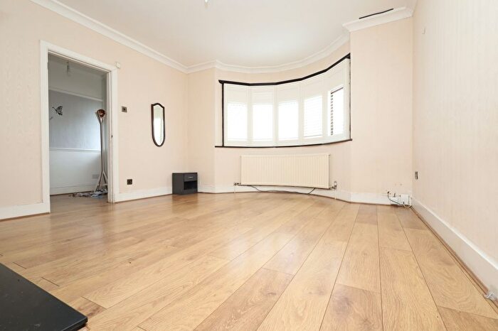 4 Bedroom Terraced House To Rent In New Road, London, E4