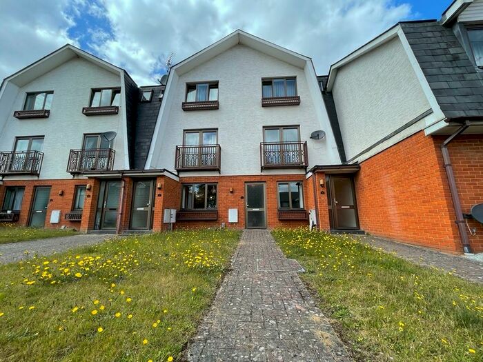 2 Bedroom Maisonette To Rent In Braeside, Binfield, Bracknell, Berkshire, RG12