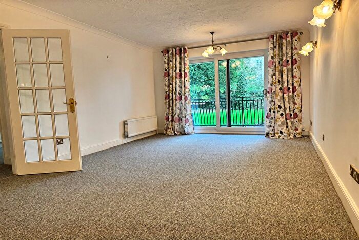 2 Bedroom Flat To Rent In Old Christchurch Road, Bournemouth, BH1