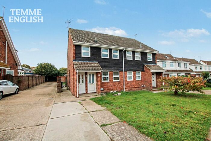 1 Bedroom Maisonette For Sale In Broadlands, Benfleet, SS7