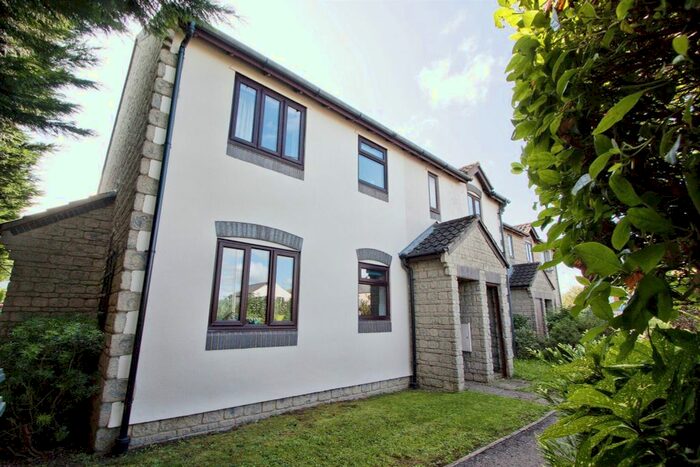 1 Bedroom Flat For Sale In Mead Court, North Bradley, Trowbridge, BA14