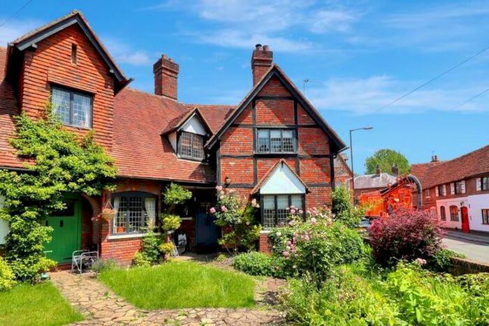 3 Bedroom End Of Terrace House For Sale In Missenden Road, Chesham, Buckinghamshire, HP5