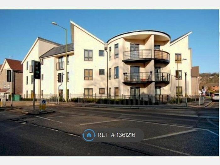 2 Bedroom Flat To Rent In Sheldon Way, Berkhamsted, HP4