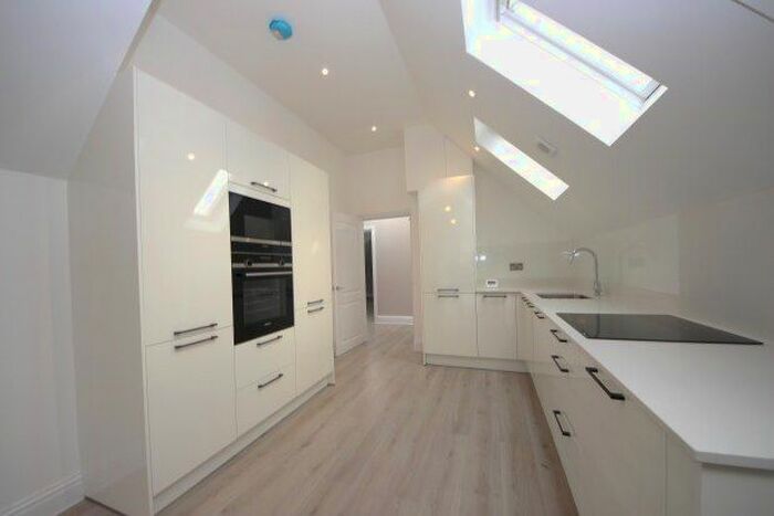 2 Bedroom Flat To Rent In Canbury Park Road, Kingston Upon Thames, KT2