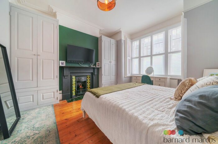 2 Bedroom Flat To Rent In Trinity Road, London, SW17