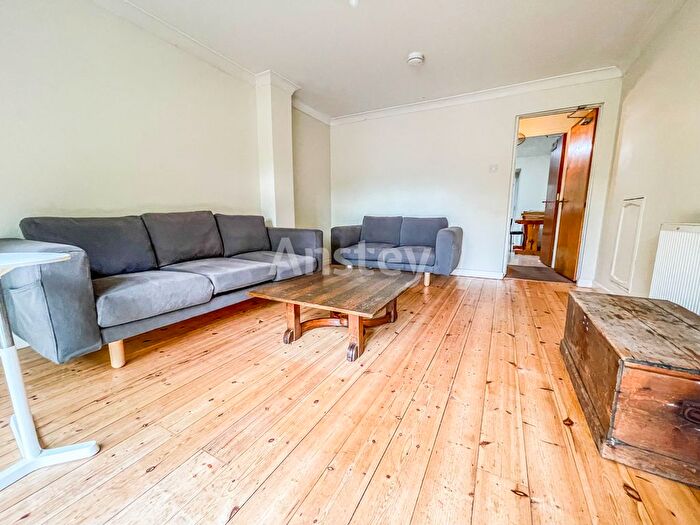 4 Bedroom Terraced House To Rent In Berkeley Close, Southampton, SO15