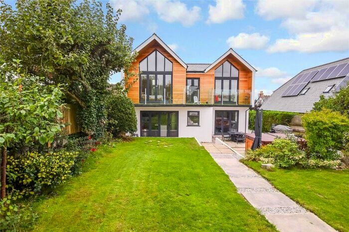 4 Bedroom Detached House To Rent In Trevanion Road, Wadebridge, PL27