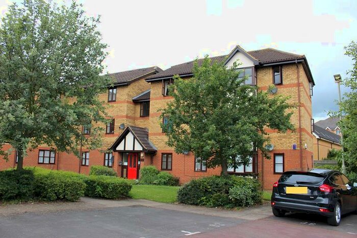 2 Bedroom Flat To Rent In Redwood Grove, MK42
