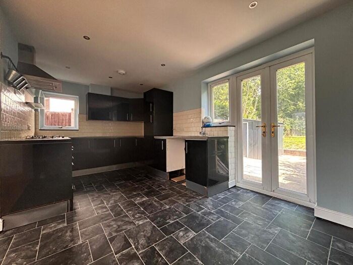 2 Bedroom Semi-Detached House To Rent In Ashcroft Drive, S41