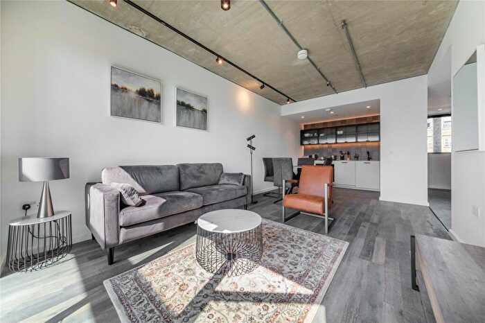 2 Bedroom Apartment To Rent In Lawrence Road, London, N15