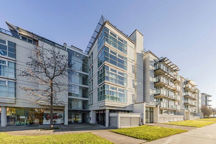 1 Bedroom Flat To Rent In Phoenix Way, Wandsworth, SW18