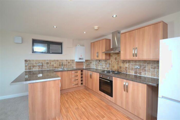 2 Bedroom Flat To Rent In Station Road, Kettering, NN15